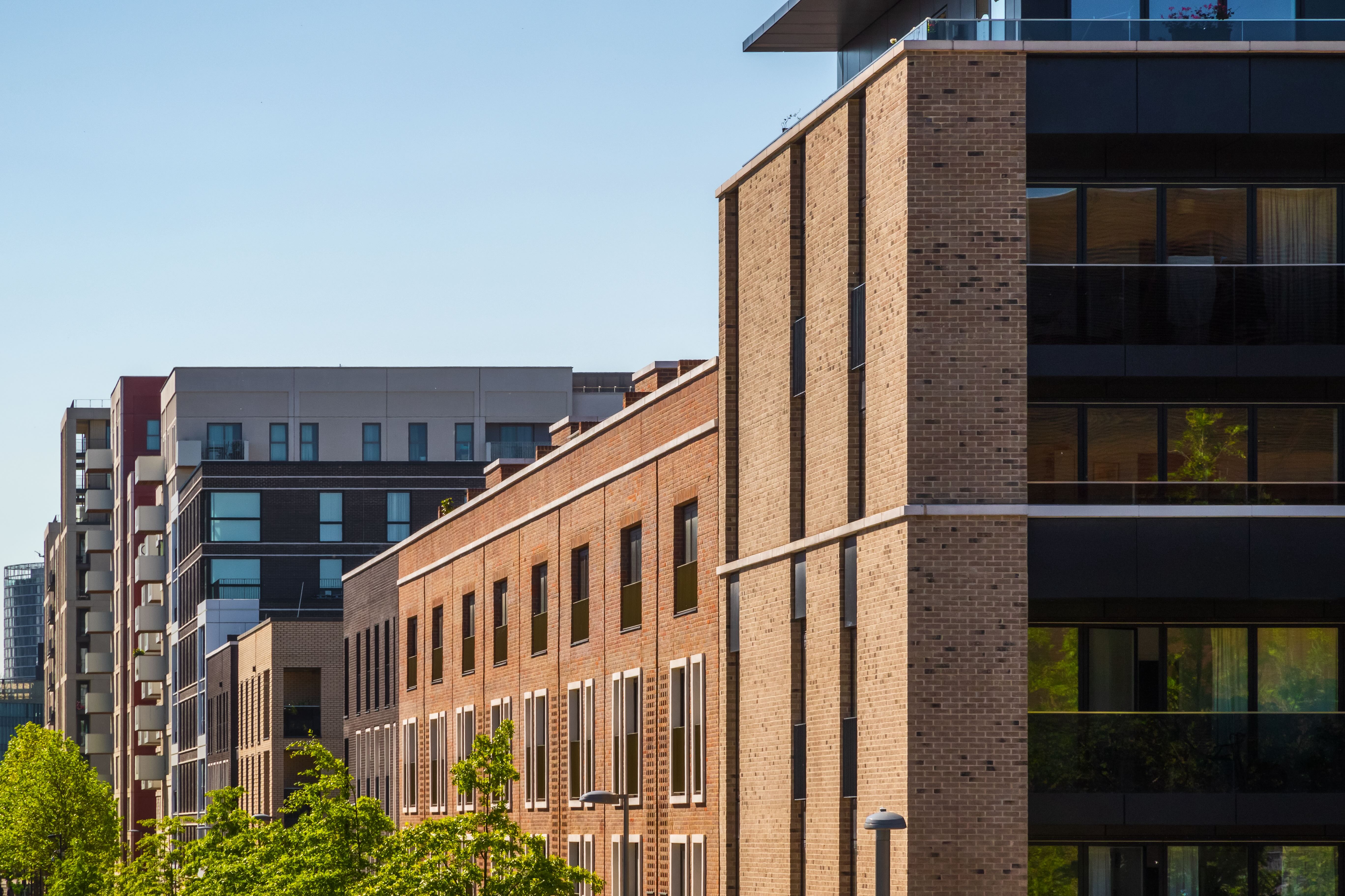 50 Expert Tips for Buying a New Build Home: Insider Knowledge from Surveyors, Solicitors, Brokers, and Experienced Buyers That Could Save You Thousands